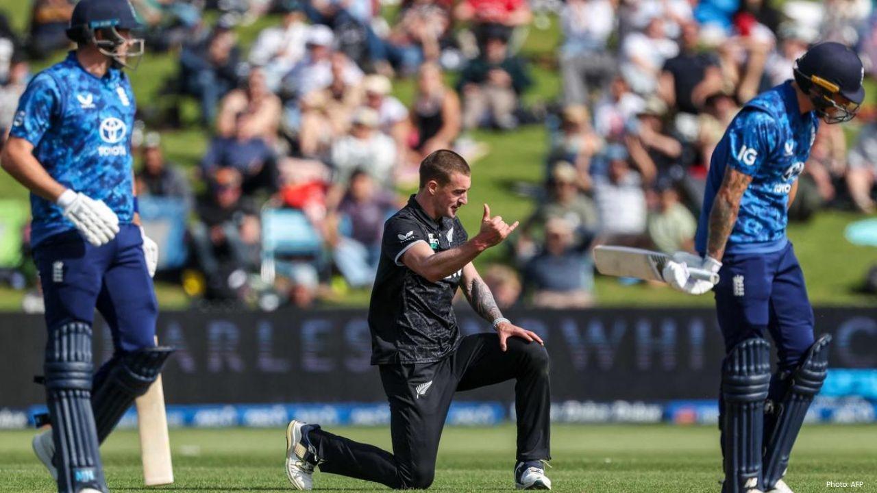 New Zealand Beat England to Seal ODI Series in Hamilton