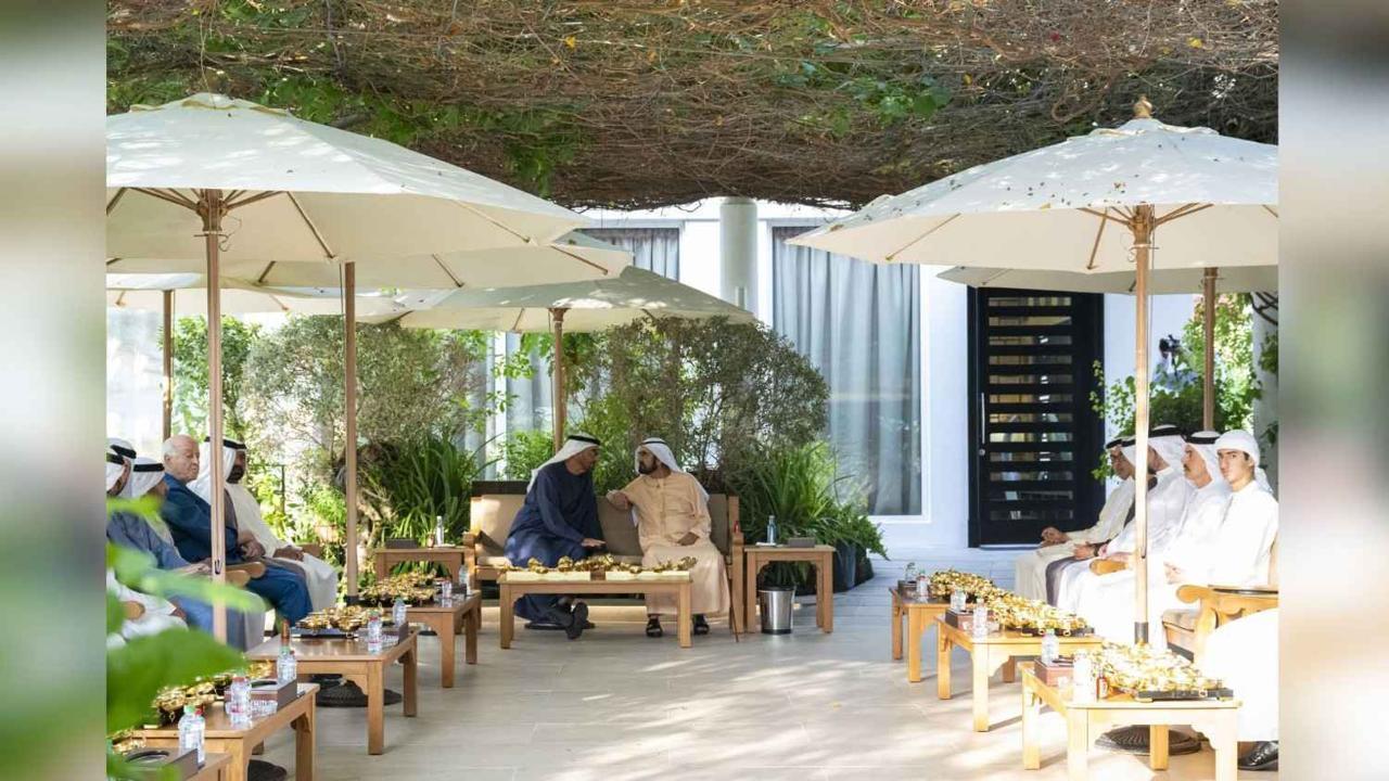 UAE Leaders Meet in Dubai to Discuss Growth and Services