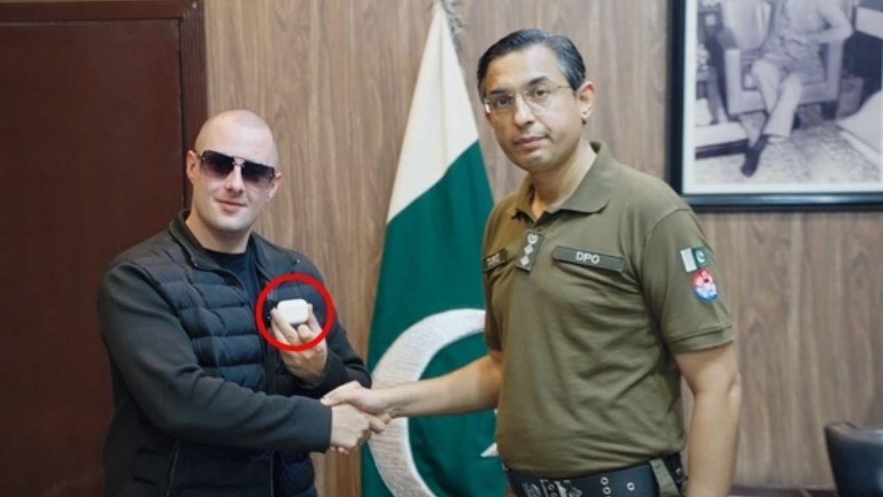 YouTuber Finds Stolen AirPods in Pakistan After 1 Year