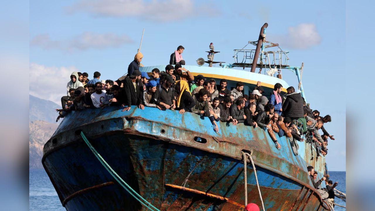 Greece Rescues Hundreds of Migrants Near Crete and Gavdos
