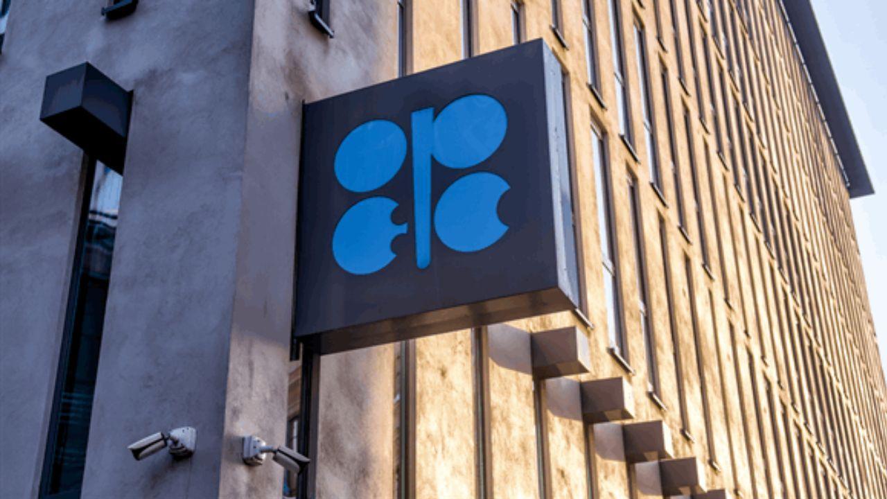 Saudi Arabia Asks OPEC to Lower June Oil Output Figure Saudi Arabia Asks OPEC to Lower June Oil Output Figure