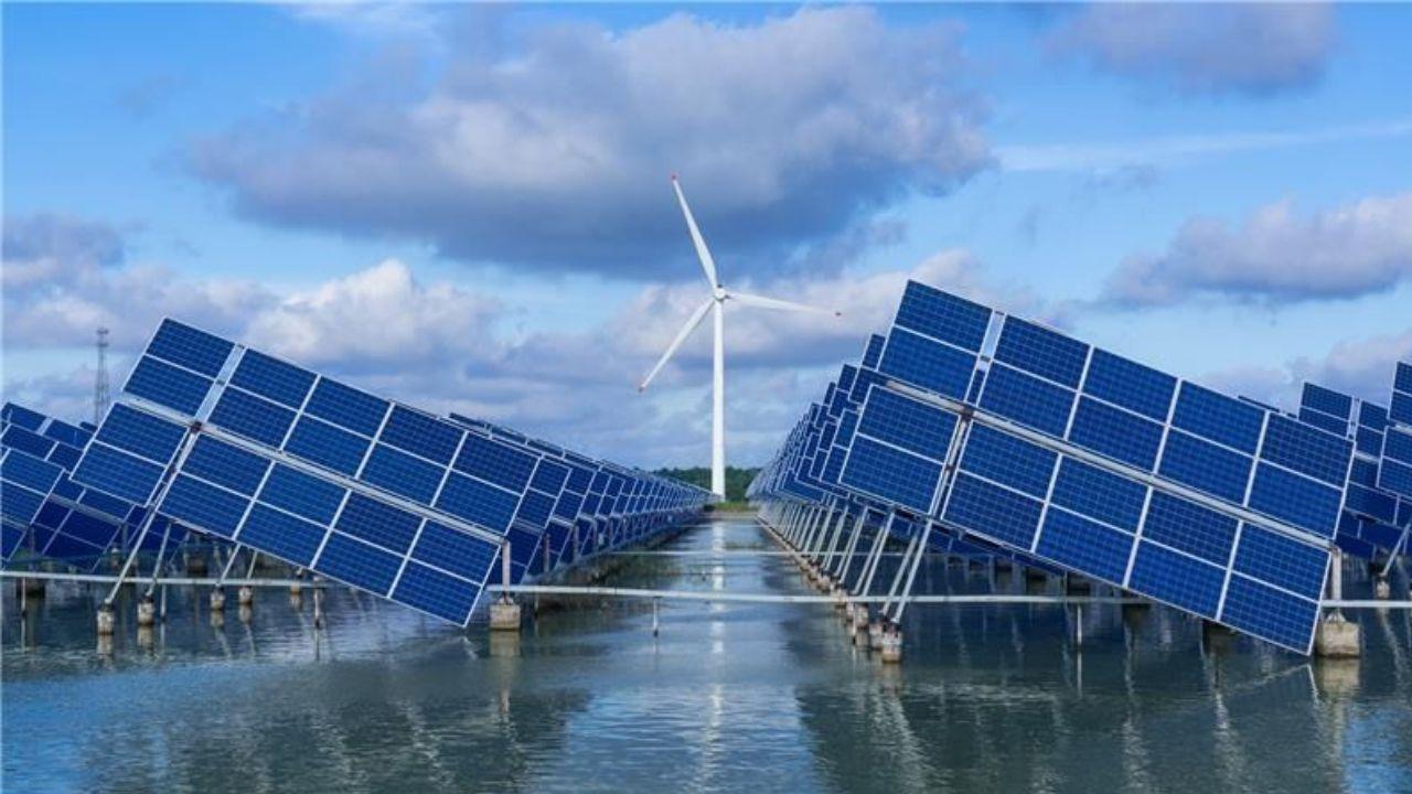 Solar and Wind Power Stay Cheaper Than Fossil Fuels