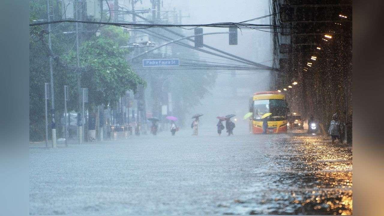 Strong Storm Closes Schools and Flights in Parts of Philippines