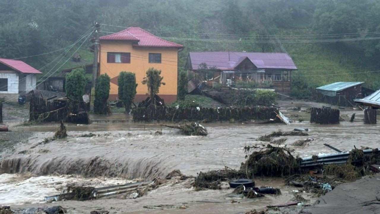 Severe Floods in Eastern Romania Kill 3 and Damage Many Homes