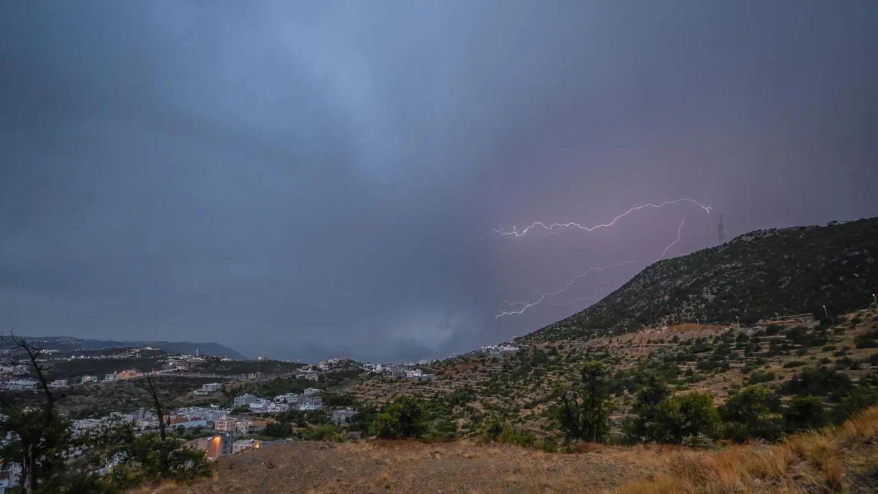 Fog and Rain Boost Tourism During Al-Baha Summer Activities