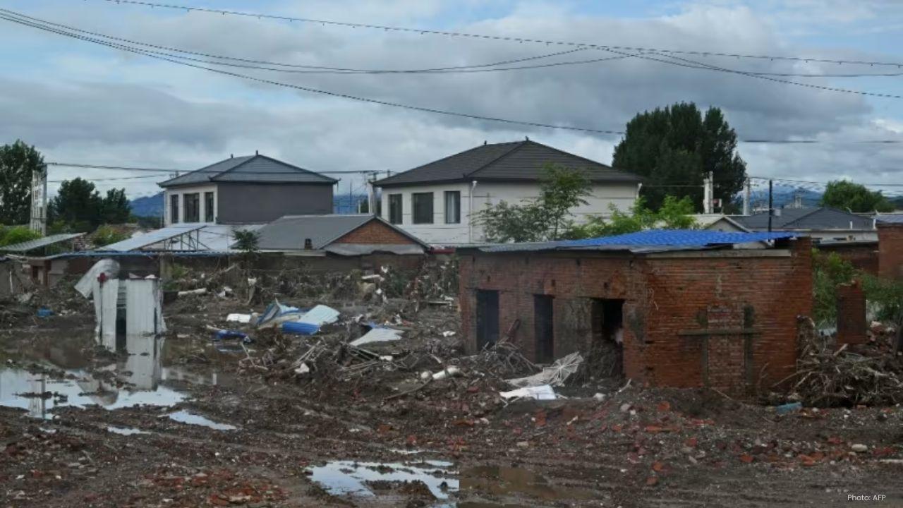 Heavy Rains and Floods Hit Hong Kong and South China Cities Heavy Rains and Floods Hit Hong Kong and South China Cities