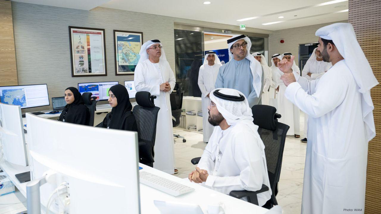 Sheikh Mansour Visits Weather Centre to See New Technology