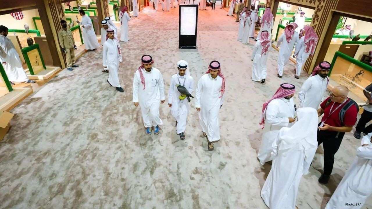 International Falcon Breeders Auction 2025 Begins in Saudi Arabia