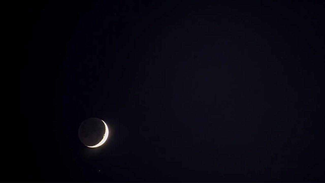 Moon, Mars And Chi Virginis Align In Stunning Night Sky View