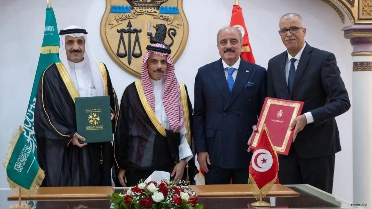 Saudi & Tunisia Ministers Meet To Strengthen Diplomatic Relations