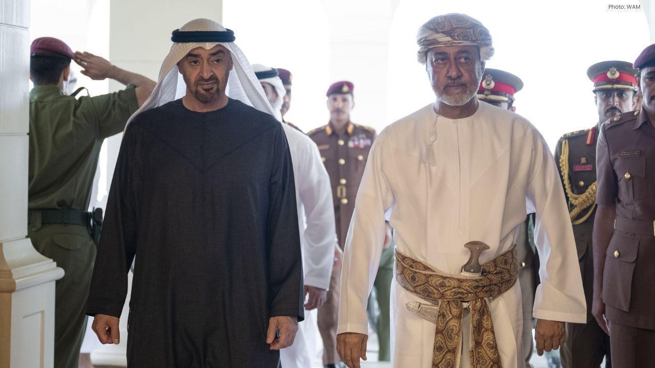 UAE President Meets Omani Leader to Strengthen Ties & Cooperation