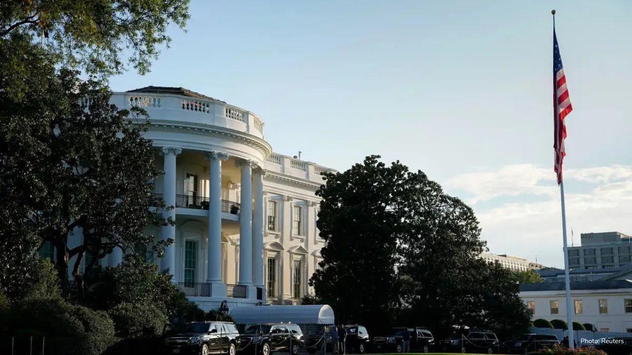 U.S. Government Shuts Down Amid Partisan Divisions in Washington