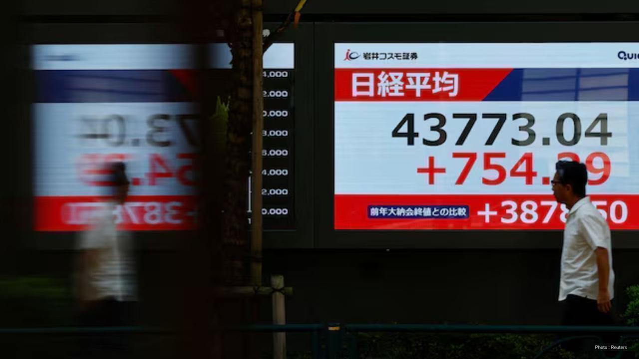 Global Markets Rally as Gold Hits Record and Stocks Gain on Rate Outlook
