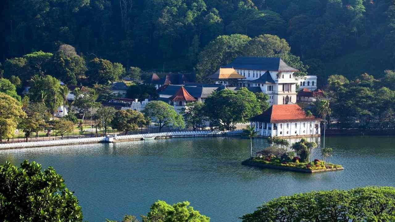 A Vegetarian's Guide to Sri Lanka: Savor Local Delicacies Without Sacrifice