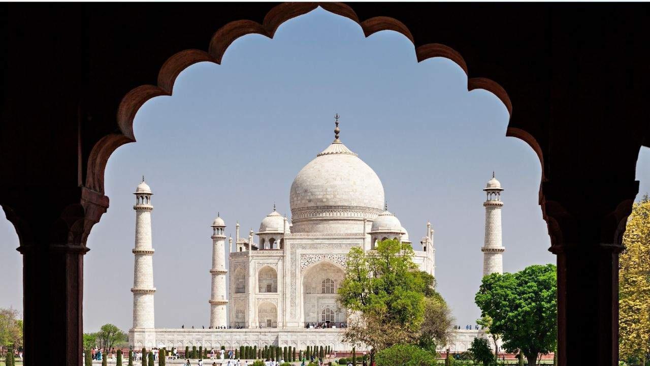 Unveiling the Taj Mahal: A Timeless Tale of Love and Craftsmanship