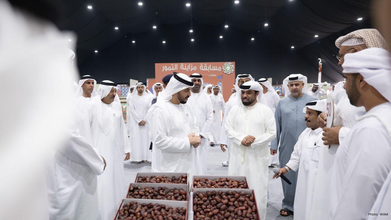 Sheikh Hamdan Visits 4th Al Dhafra Date Festival and Auction