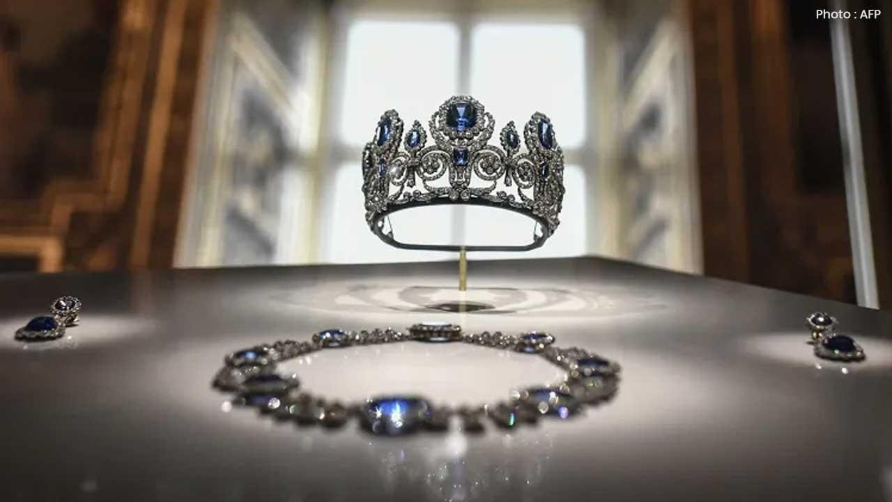 Daring Louvre Theft: Eight Priceless Royal Jewels Reported Stolen