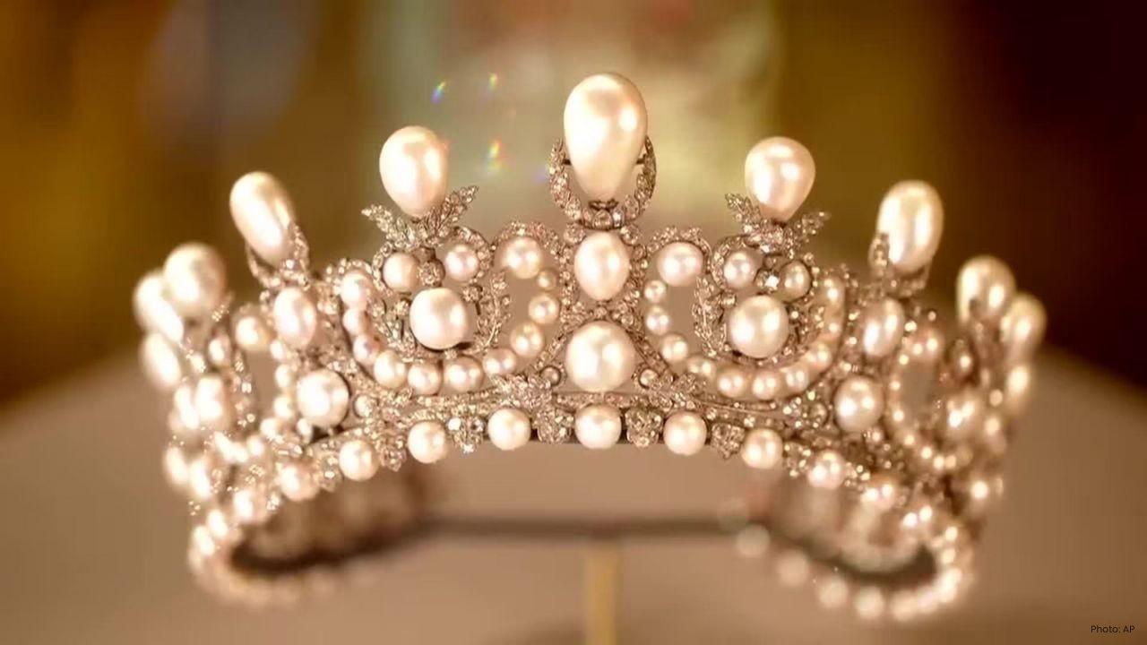 Louvre Museum Robbed of €88 Million in Jewelry Theft