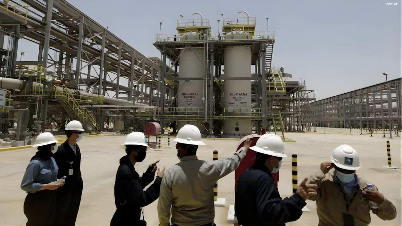 Saudi Arabia Ends Kafala System for Migrant Workers
