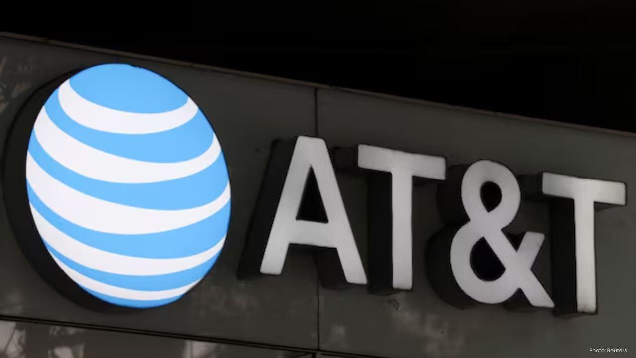 AT&T Exceeds Subscriber Goals as iPhone 17 Promotions Gain Traction