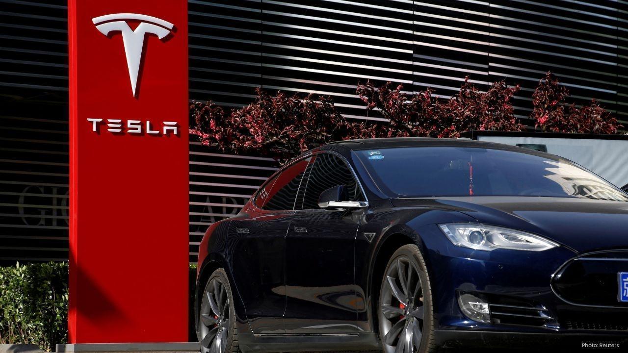Tesla's Q3 Performance Soars with Discounts and Tax Incentives