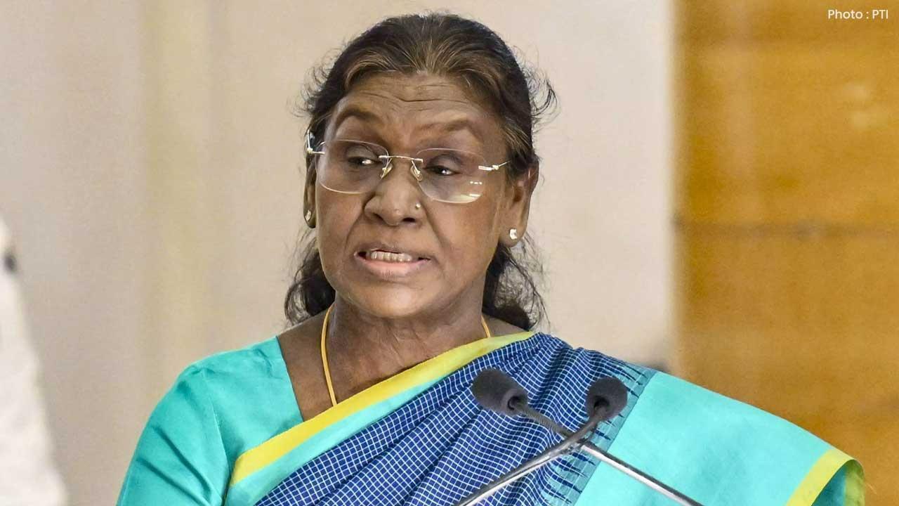 President Murmu's Helipad Incident During Kerala Trip