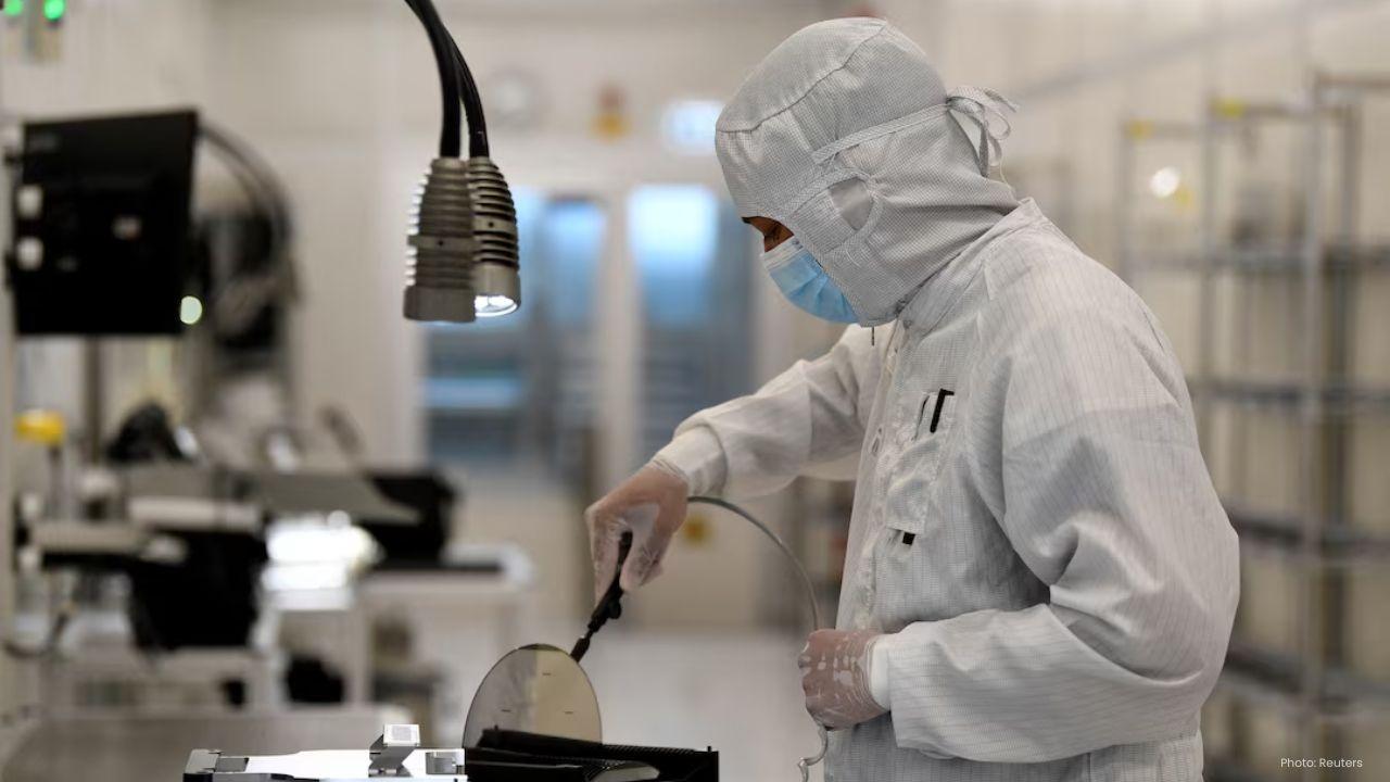 Nexperia China Resumes Chip Sales with Yuan-Only Policy Following Export Ban