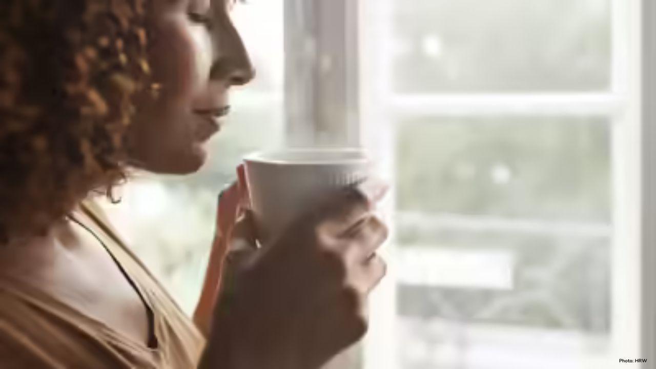 Hot or Warm Water: Which is Best for Your Digestion and Skin?