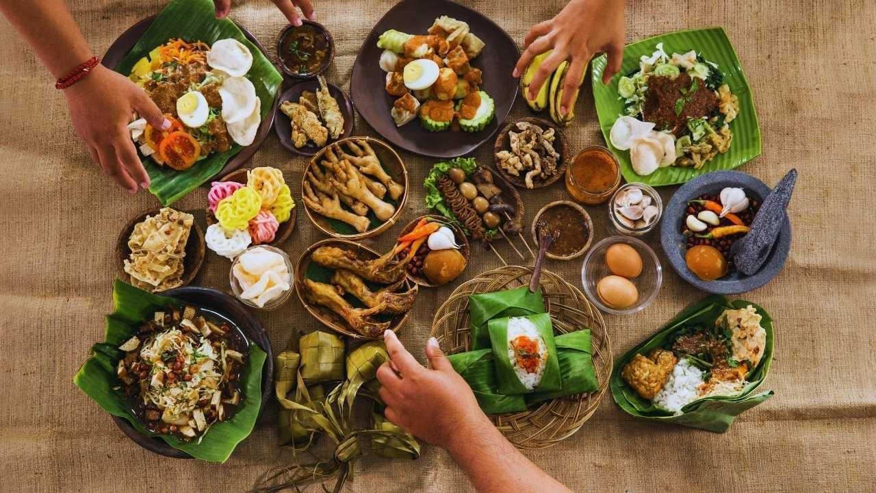 Exploring Culinary Travel: Food Tours as Cultural Journeys
