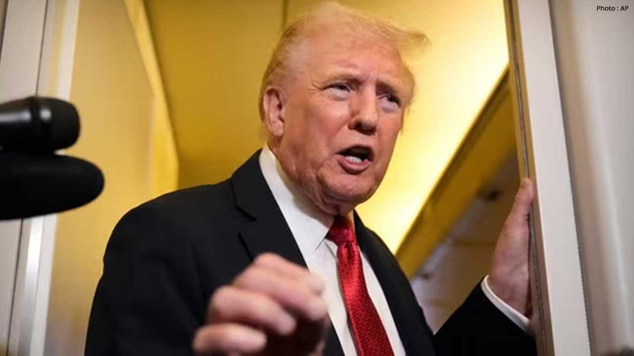 Clinton Condemns Trump's Demolition of White House East Wing