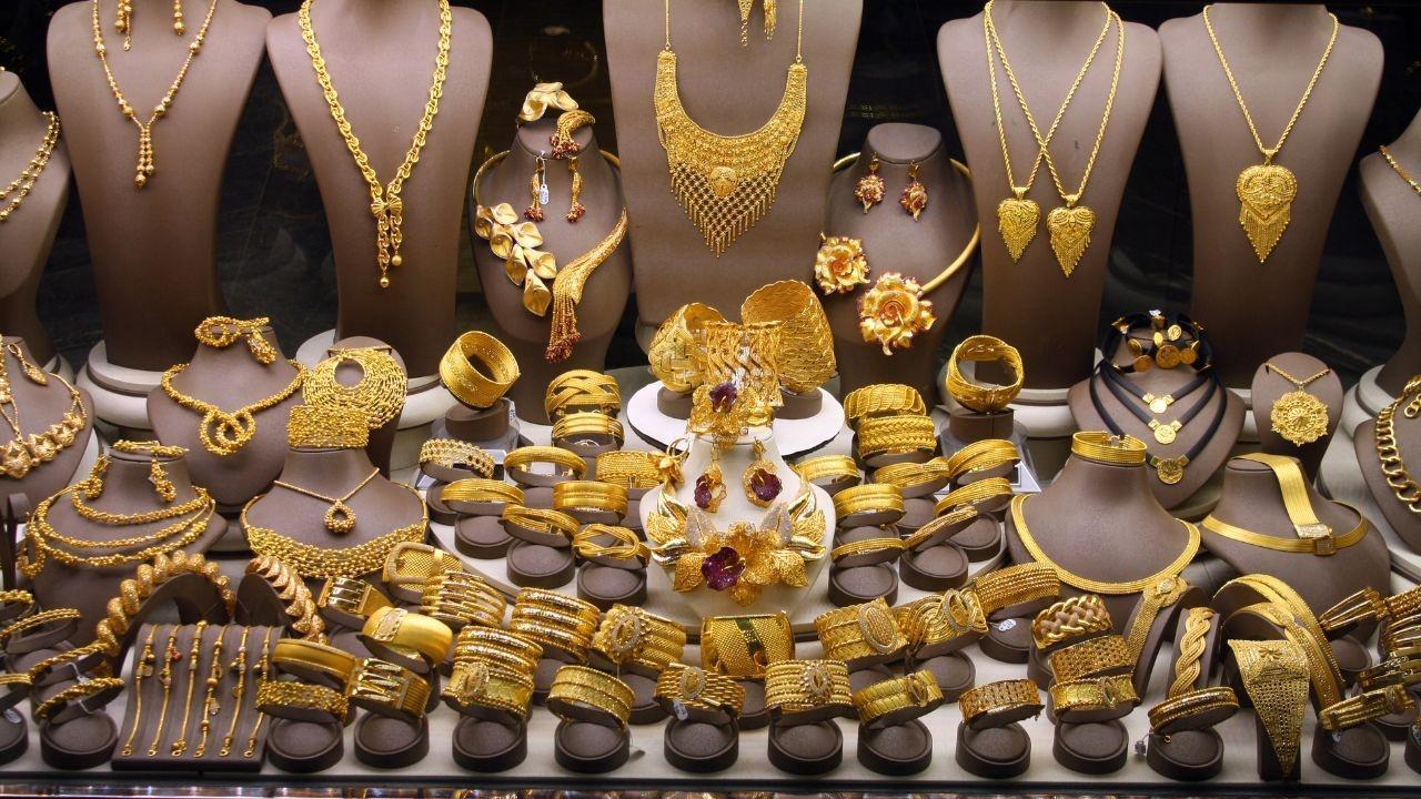 Gold Breaks $4,000 Mark as Safe-Haven Demand Strengthens Gold Breaks $4,000 Mark as Safe-Haven Demand Strengthens