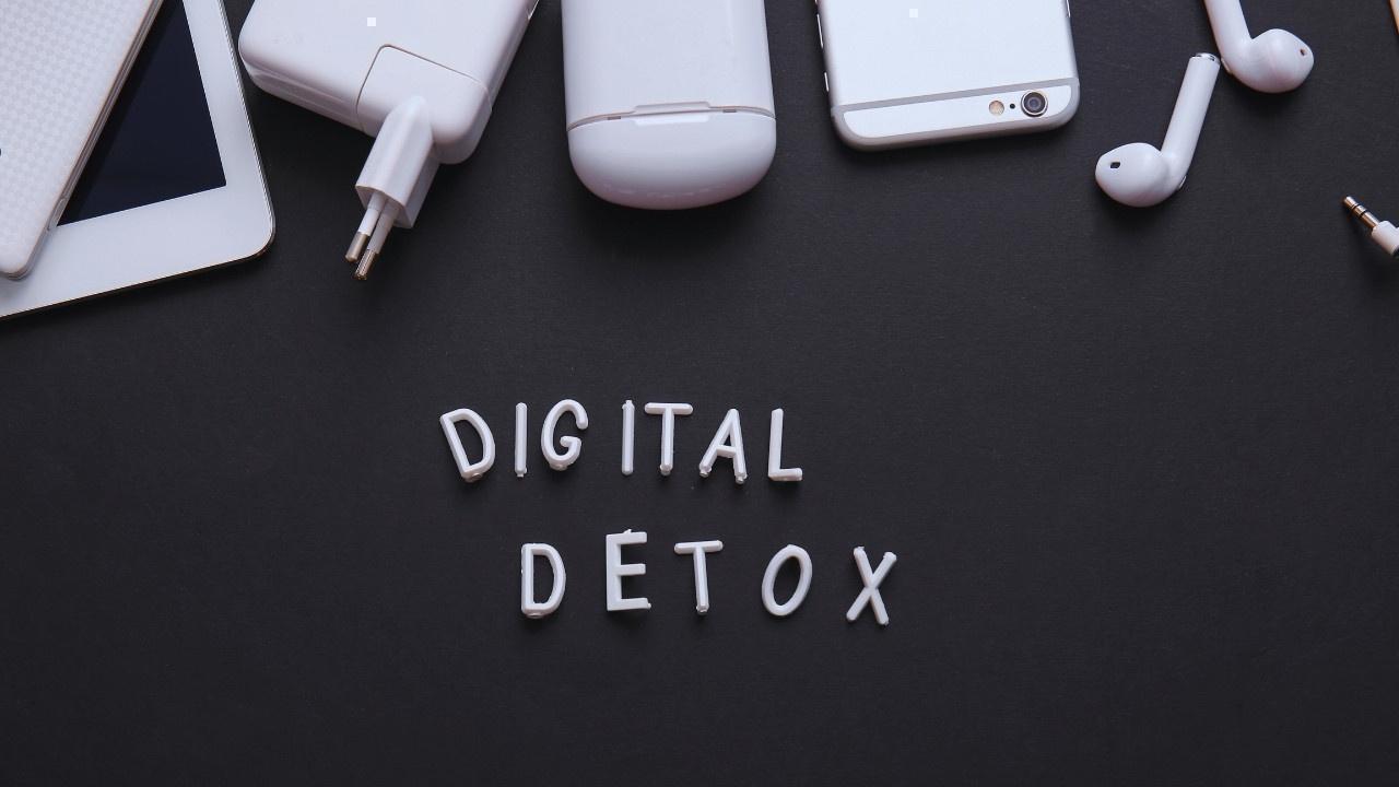 Mindful Technology: How People Are Using Digital Detox to Balance Life Mindful Technology: How People Are Using Digital Detox to Balance Life