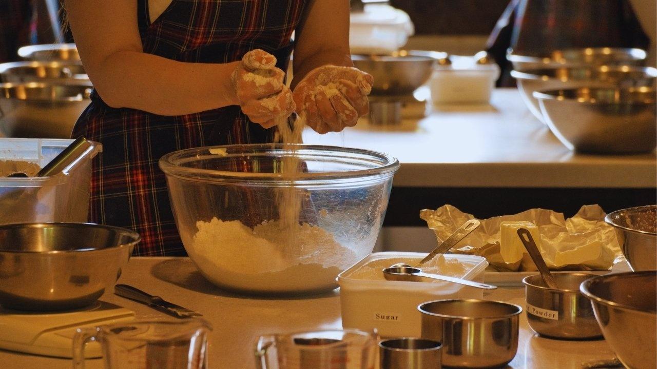 Online Cooking and Food Communities Reshape Culinary Learning Online Cooking and Food Communities Reshape Culinary Learning