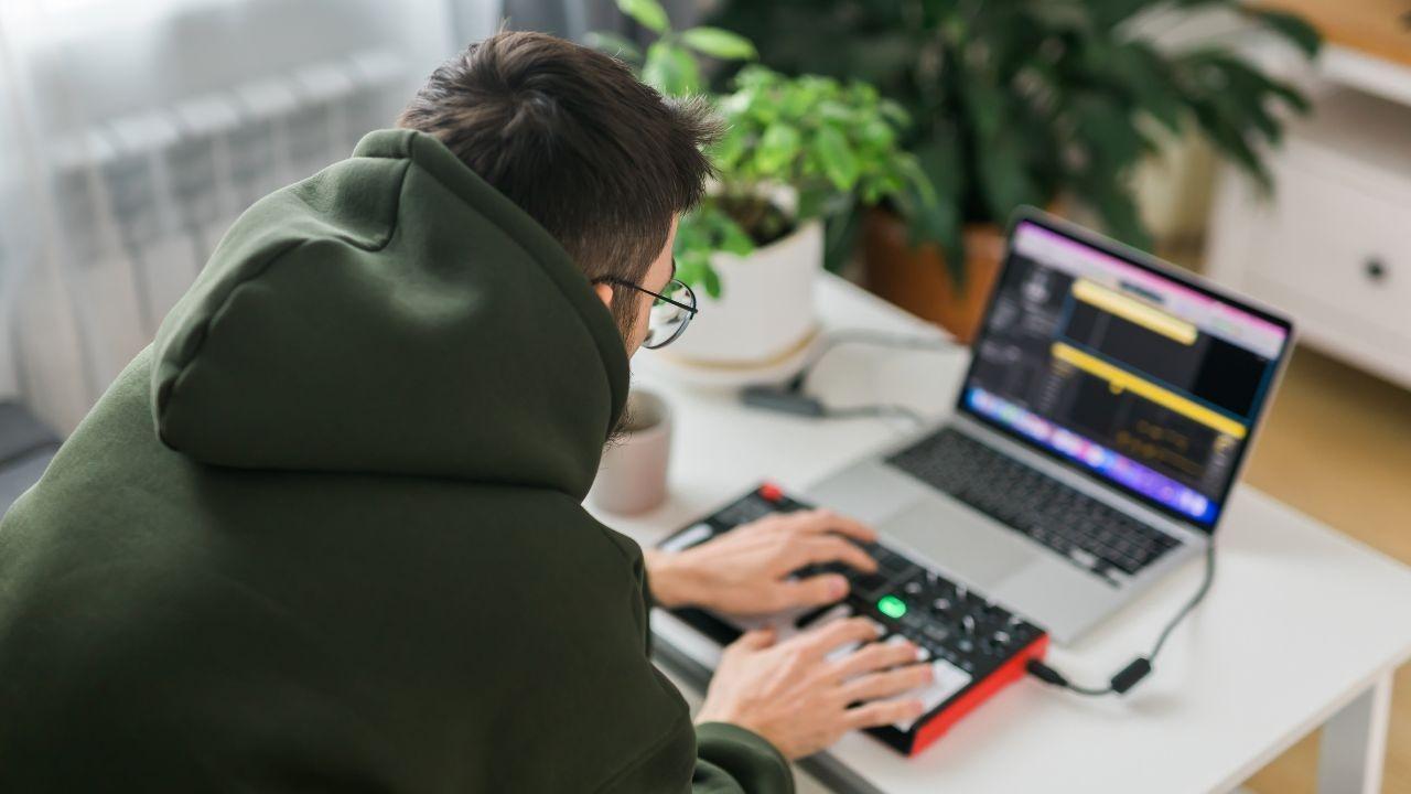 US Cybersecurity Workers Accused in Ransomware Extortion Probe