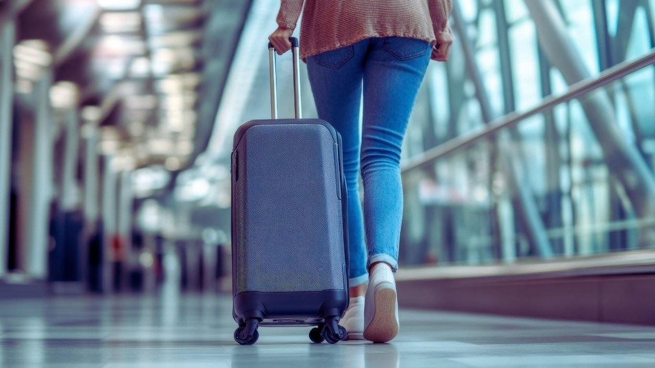 Short‑Notice Weekend Getaways 2025: Practical Options When Hubs Are Crowded