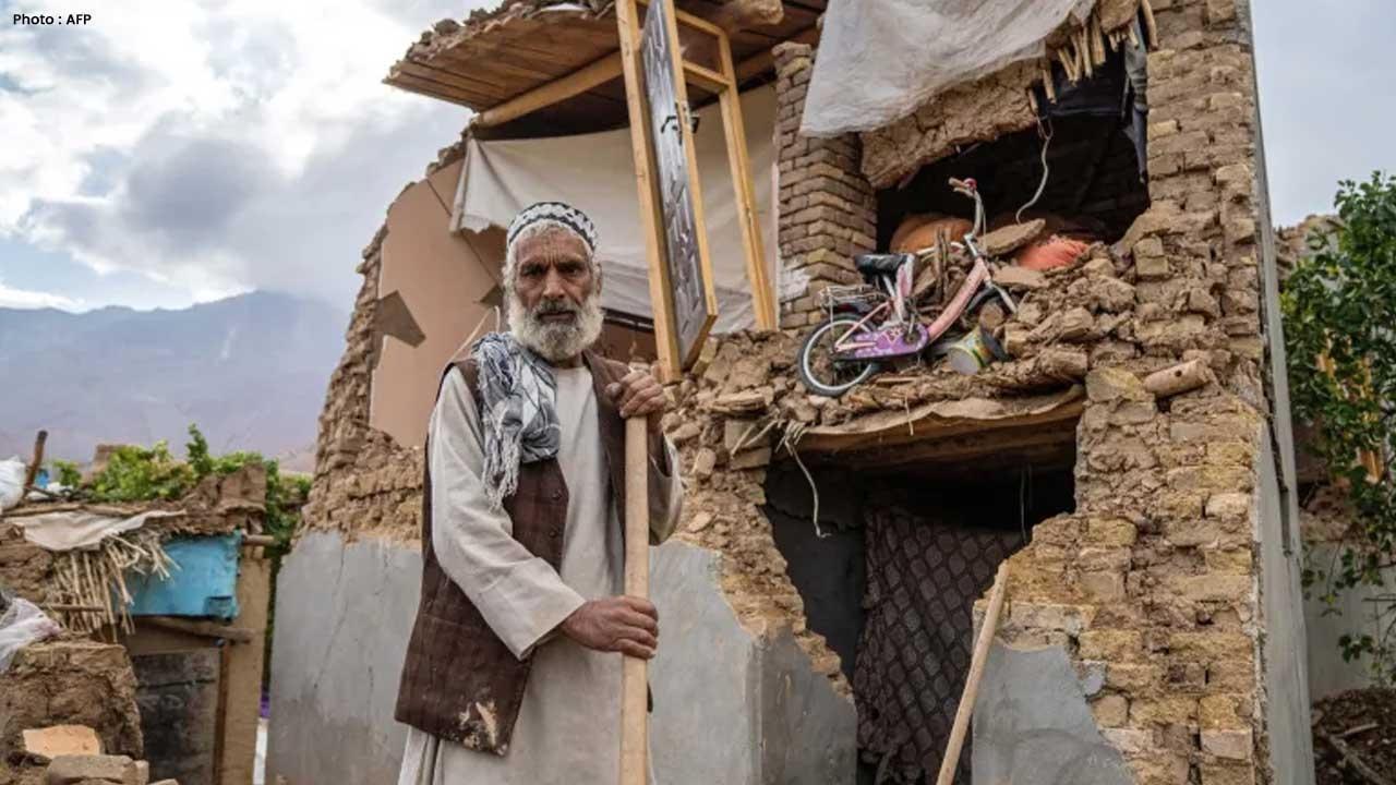 Afghan quake survivors face winter shelter crisis