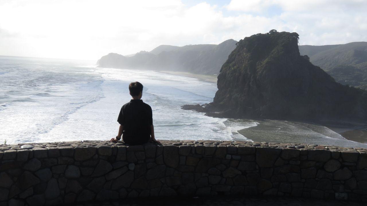 Brave Teen Zhu Ye Rescues Elderly Duo from Flames