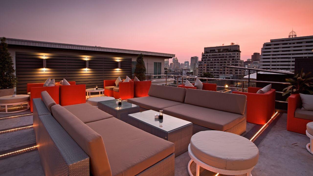 Unwind with Style: Top 5 Rooftop Bars in Chicago