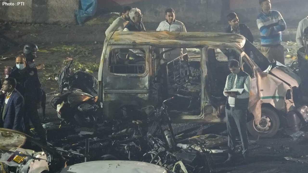 Explosion Near Delhi's Red Fort Claims 9 Lives, Injures 20