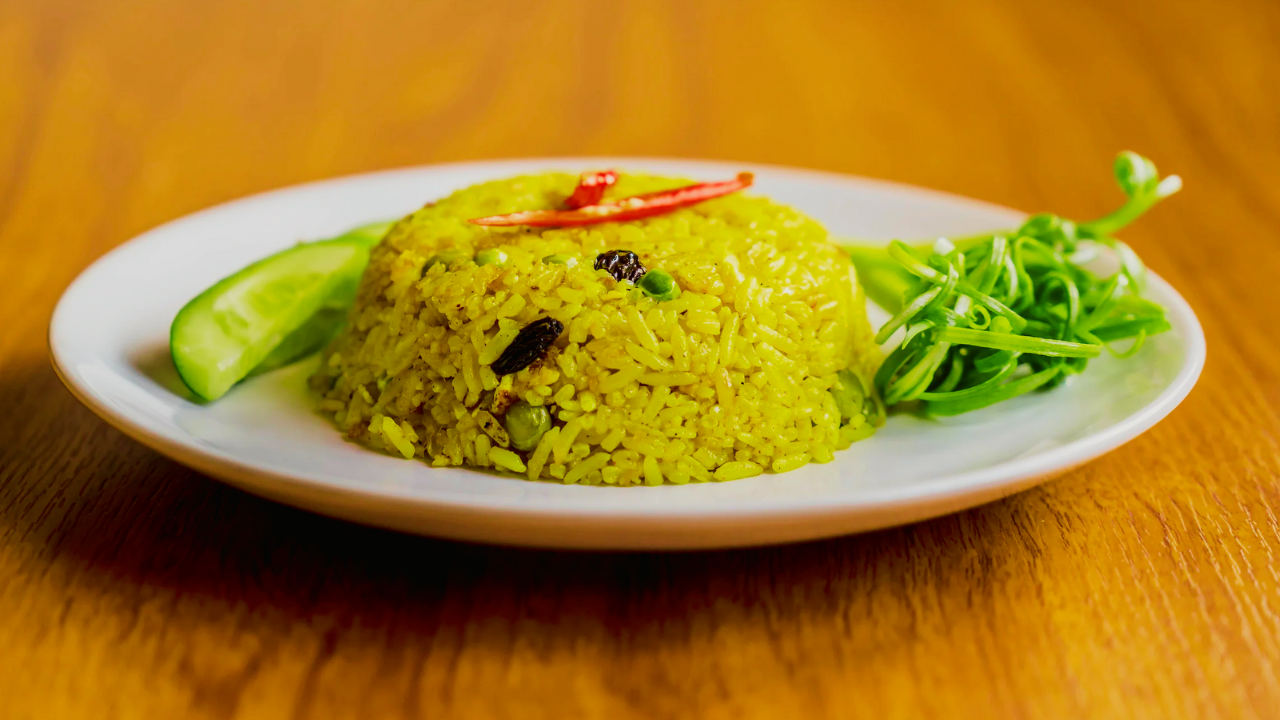 The Psychology Behind Our Love for Comfort Food: An In-depth Look at Emotional Eating