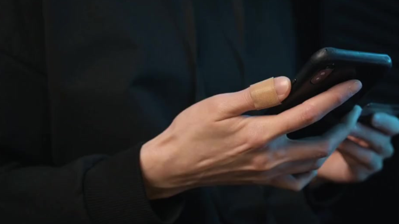 Key Phrases and Apps for Effective Communication While Traveling