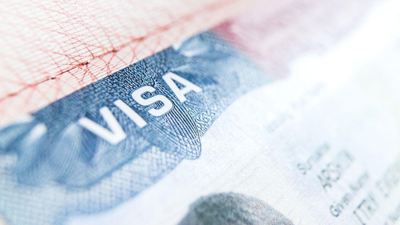 Legislation Aims to Abolish H-1B Visa Program and Limit Medical Visas