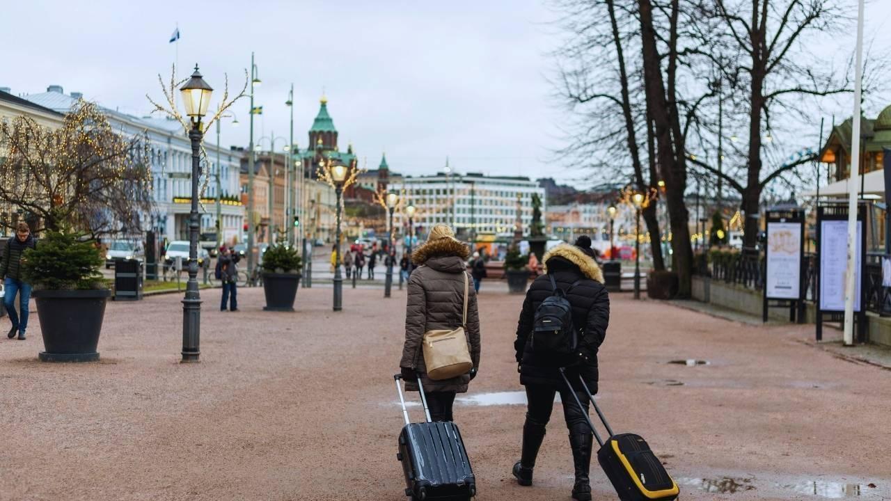 Essential Travel Tips for Staying Healthy During Cold and Flu Season