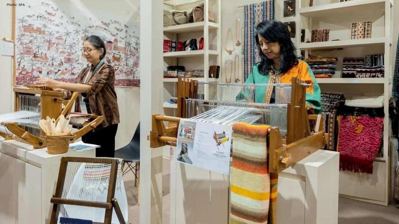Indonesian Specialist Educates Saudi Artisans on Batik at Banan Event