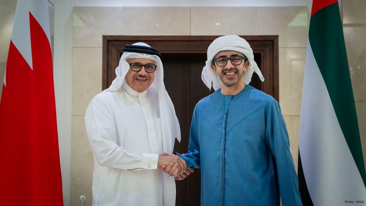 UAE and Bahrain Leaders Discuss Strengthening Ties