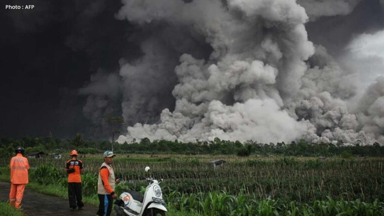 Eruption of Mount Semeru in Java Forces Hundreds to Evacuate