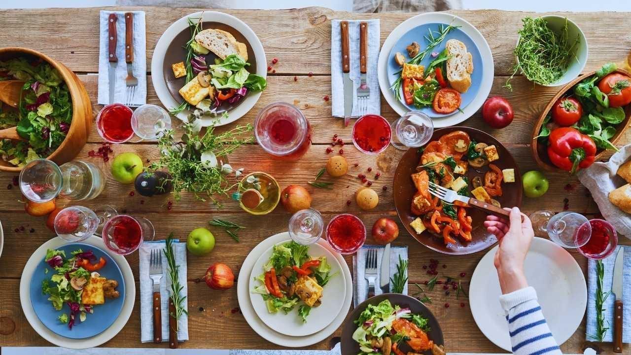 Vegan Comfort Food Trends Revolutionizing Holiday Menus in Europe and North America