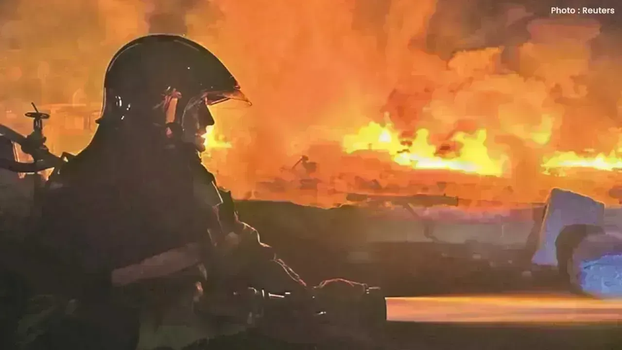 Fire Erupts on Container Ship at Los Angeles Port, Emergency Measures Activated