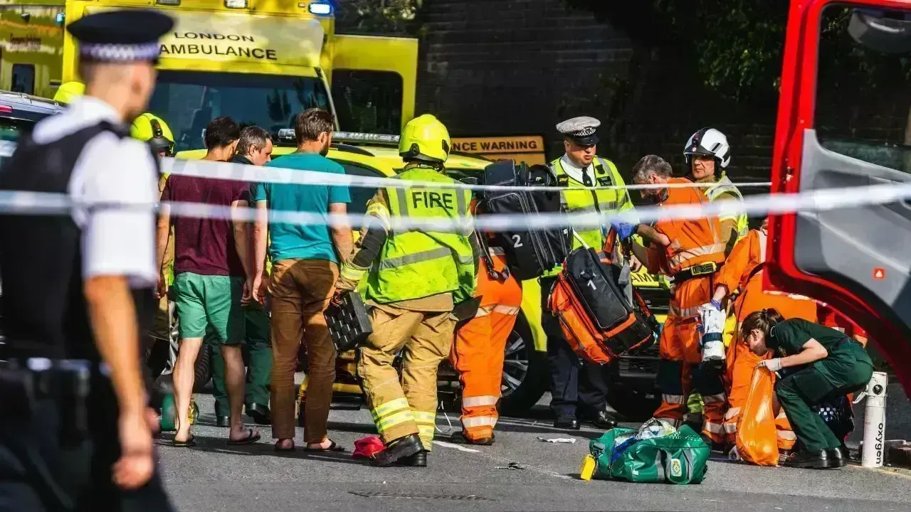 Tragedy Strikes as Tourist Bus Overturns in Michoacán, Mexico