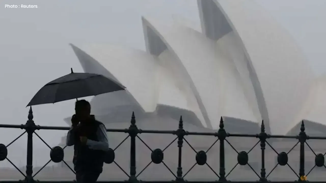 Cyclone Fina Strikes Darwin: Airport Closure and Power Outages Reported